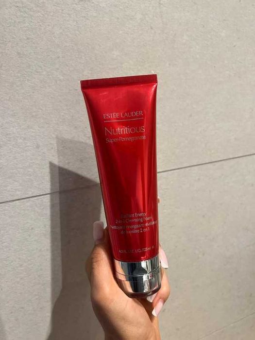Estée Lauder Nutritious Super-Pomegranate – energetyzująca pianka 2w1