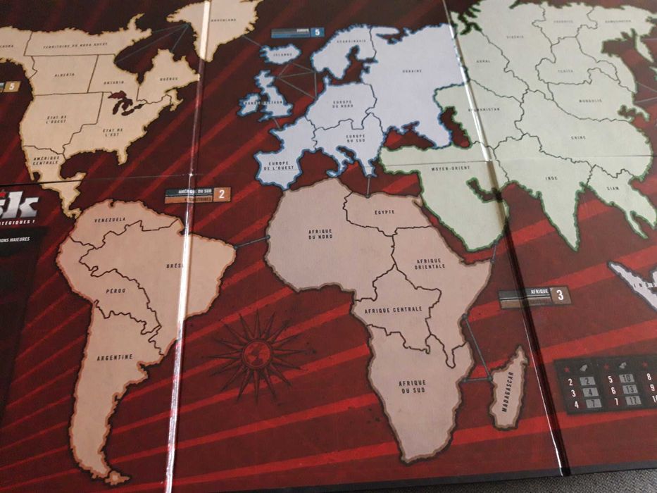 Jogo de tabuleiro, sociedade RISK.