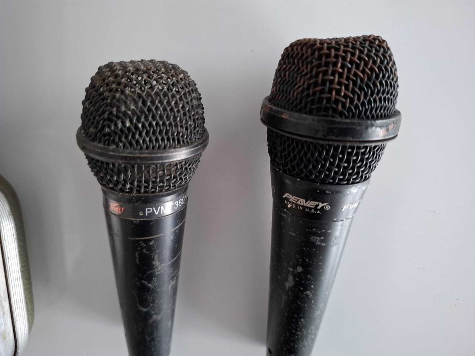 Joint Sale: 2 Peavy Microphones – PVM 380N and PVM 22, with Carrying Case64309670636290122