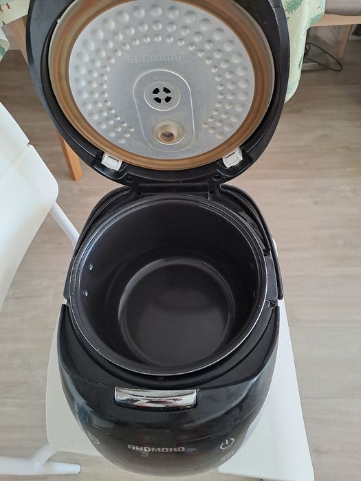 Multicooker  Redmond  M90E