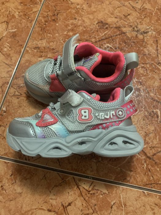 Кросівки для дівчинки