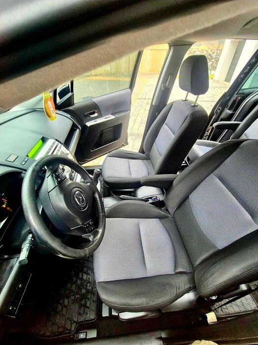 Продам Мазда 5 в хорошому стані