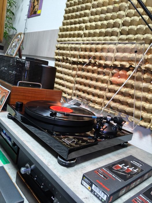 Вініловий програвач Audio-Technica AT-LPW50PB