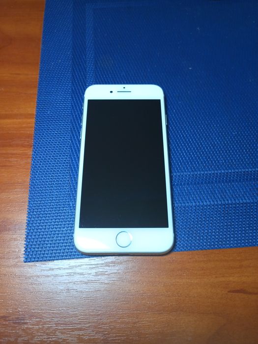 iPhone 8 в отличном состоянии