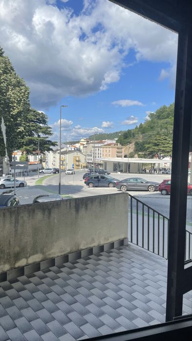 Aluga se loja/ escritorio centro de Seia