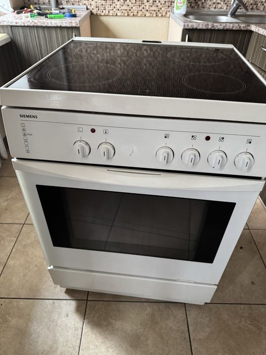 Електроплита Siemens б/у у гарному стані 60*60*87