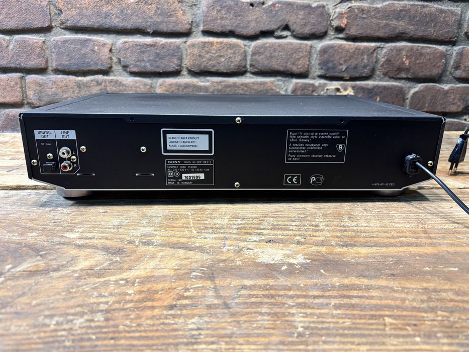 Odtwarzacz CD Sony CDP XE 210