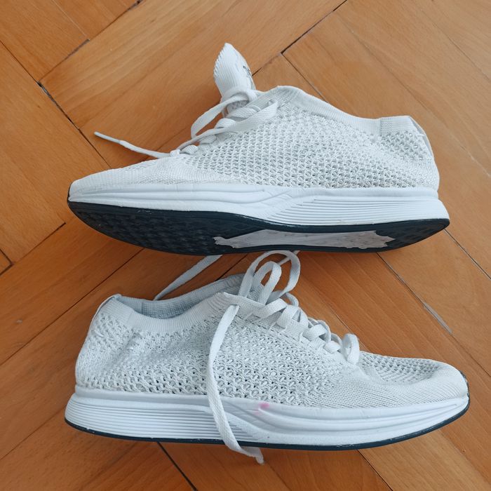 Adidasy lekkie buty białe sportowe NIKE Flyknit Racer Goddess 36 22,5cm