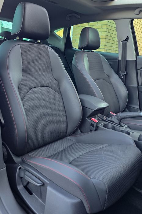 Seat Leon 2.0 TDi FR *Teto panorâmico*