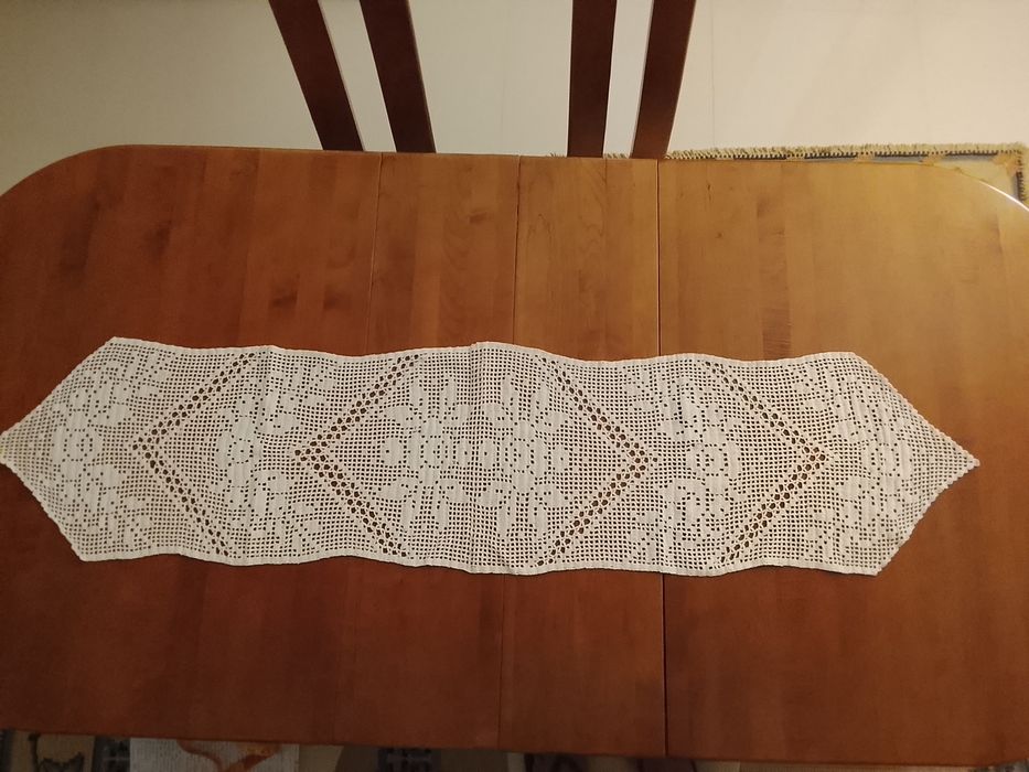 Naperon branco em crochê feito a mão