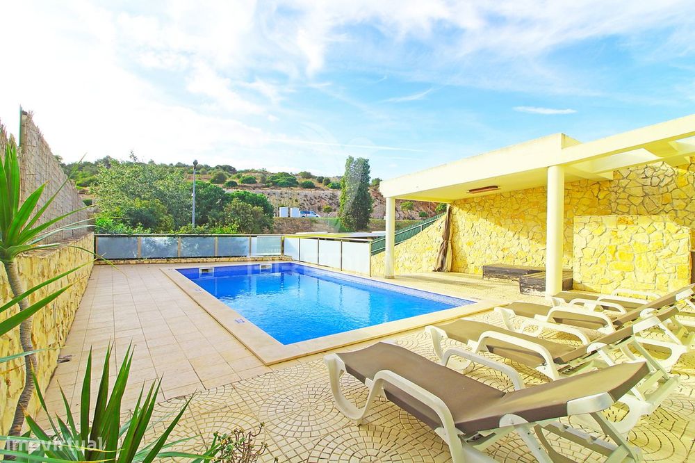 Moradia com piscina aquecida em Albufeira - Caliços