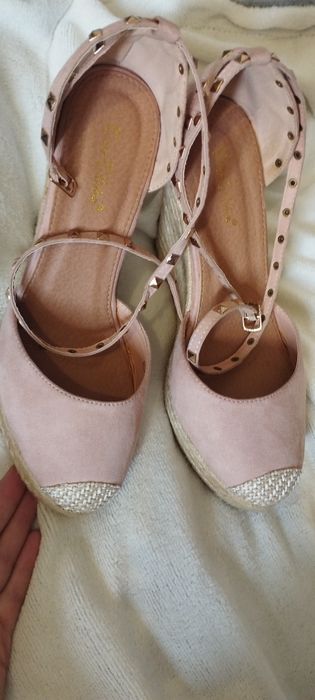 Sandały na koturnie/ espadryle