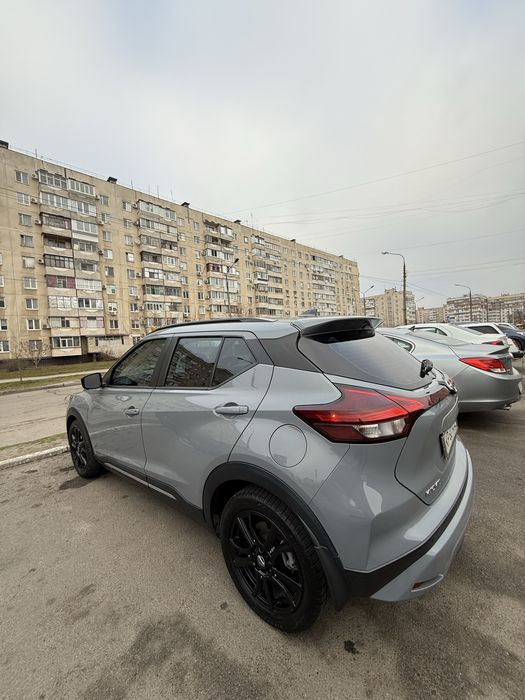 2021 Nissan KICKS SR