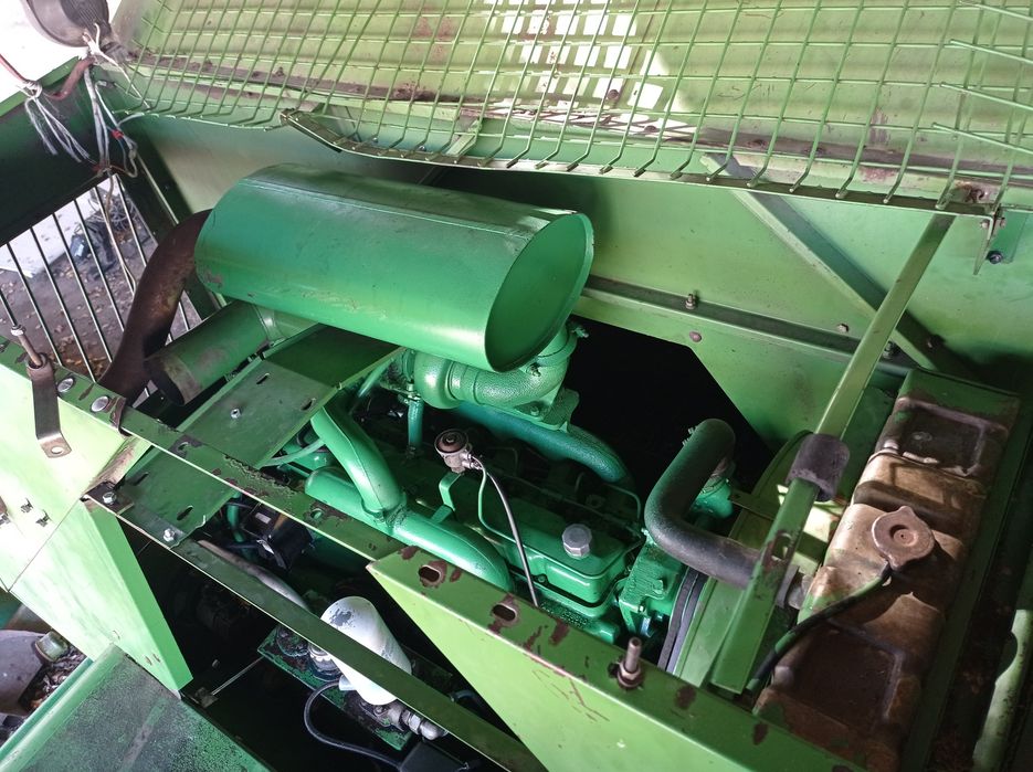 Комбайн John Deere 1075