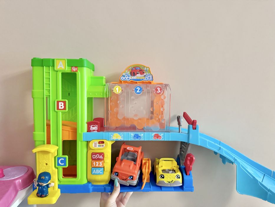 Fisher price little people chicco smoby little tikes zuru pets alive kiddismart lego duplo battat розвиваючі іграшки