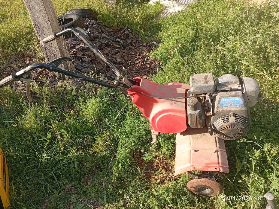 Vendo motoenxada Honda impecável