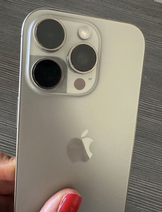 Iphone 16 pro,, como novo