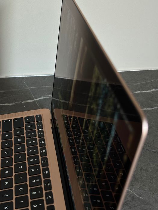 Macbook Air Złoty