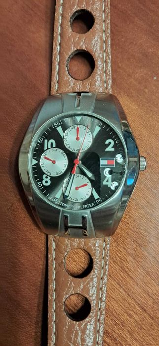 Relógio original Tommy Hilfiger bracelete pele camel, excelente estado