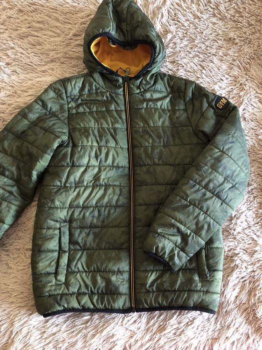 Куртка демісезонна.