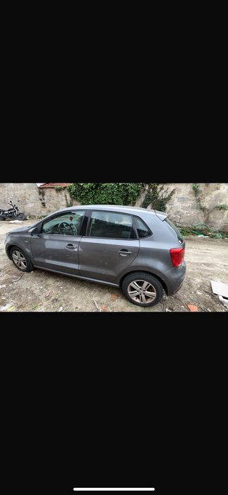 Carro Polo com 106000km ! 6400 euros pra vender !