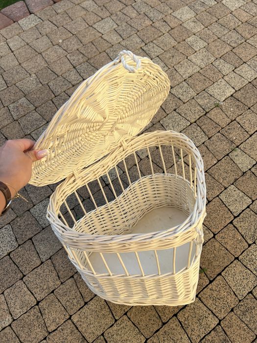 Wiklinowa skrzynia na gołębie śluby, gołębnik wiklinowy, serce