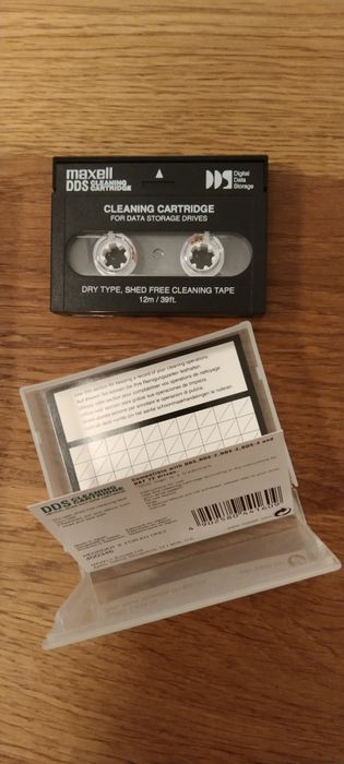 Kaseta 4mm IBM nowa+czyszcząca kaseta