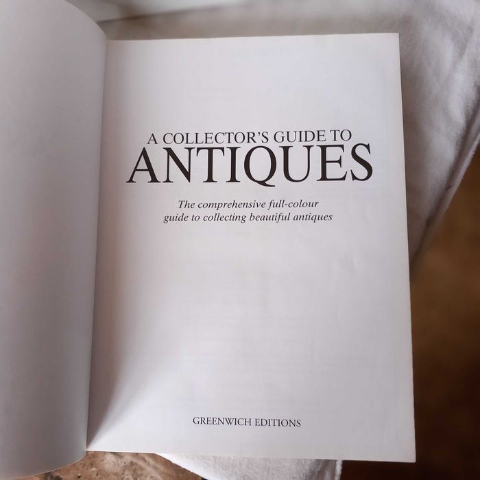 Livro " A collecter's guide to antiques"