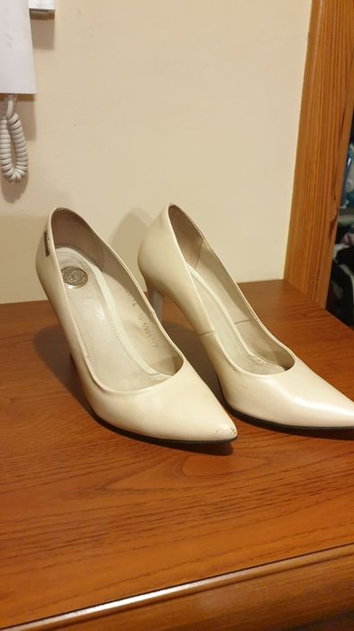 Buty szpilki beżowe