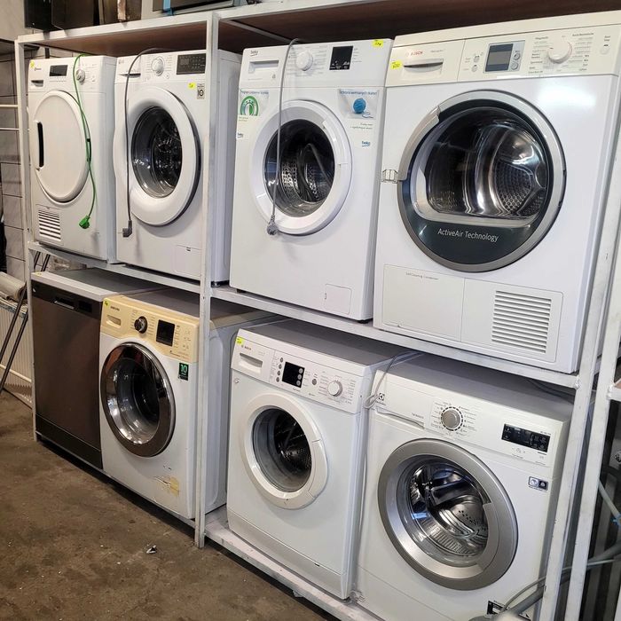 Regał wysoki. Możliwy transport