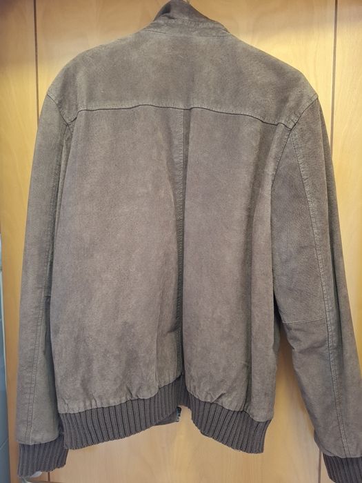 Vende se casaco castanho  de homem em  pele de couro