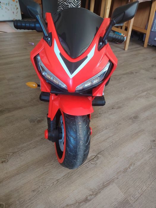 Motorek na akumulator