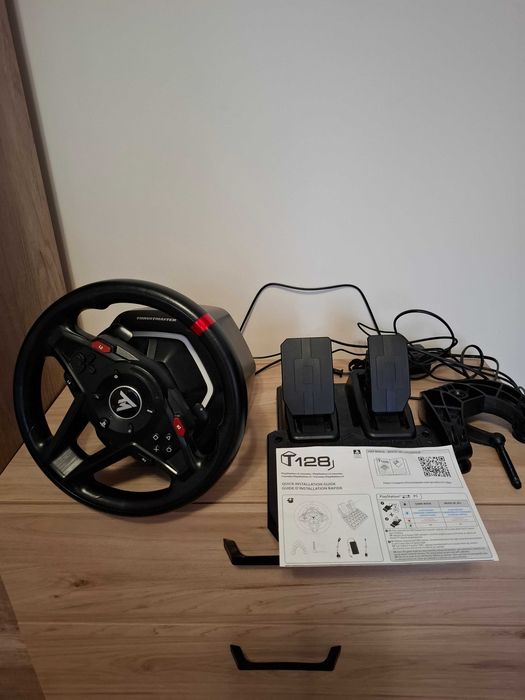 Kierownica Thrustmaster T128 z pedałami do PS5,PS4,PC Force Feedback
