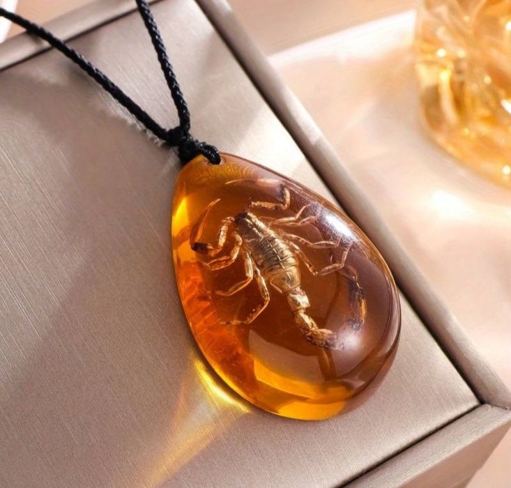 Кулончик Скорпіон