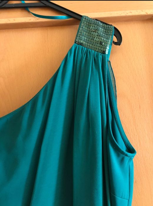 Vestido de cerimónia verde,  em tecido fluido