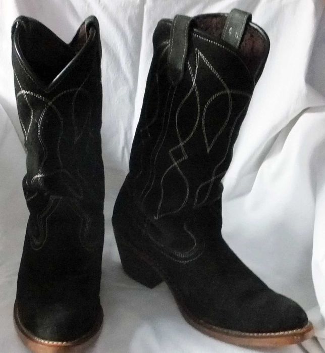 Zamszowe ocieplane kowbojki