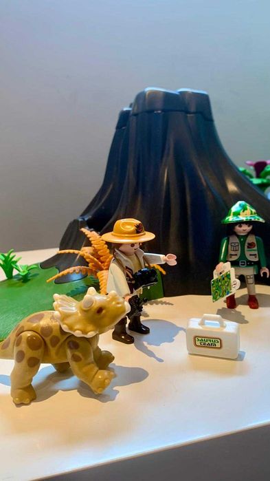 Playmobil 4170 - Vulcão Dinossauros Triceratops - vintage