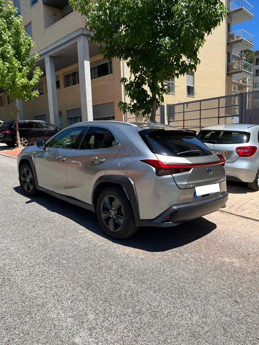 LEXUS UX 250 h Premium