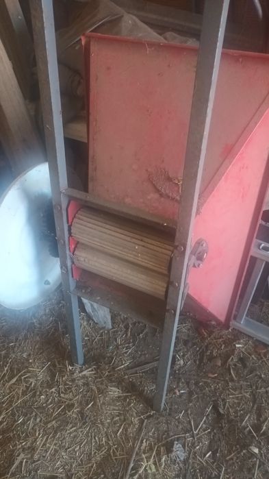 Esmagador de uvas manual