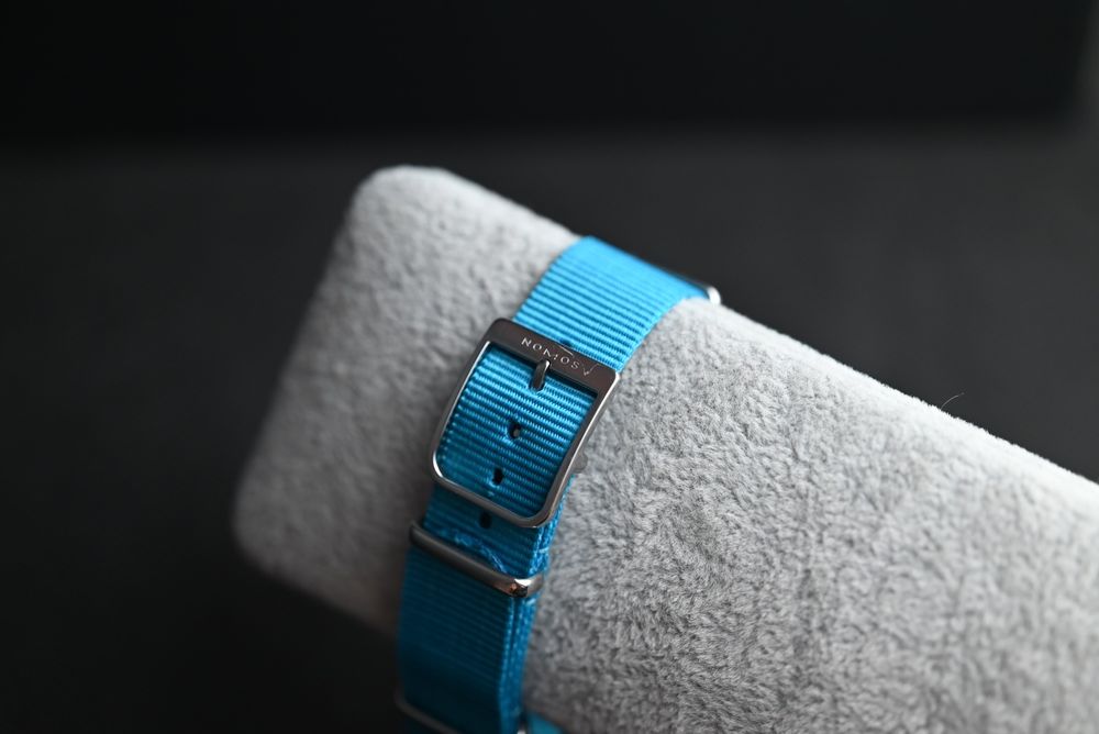 Nomos Club Neomatik Signal Blue 37 mm