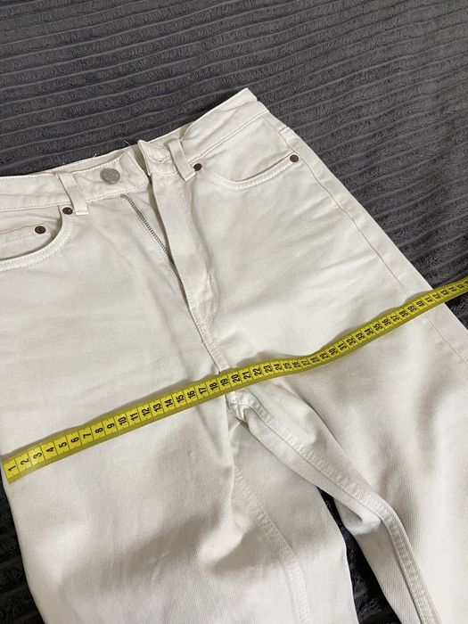 Джинси мом молочного кольору