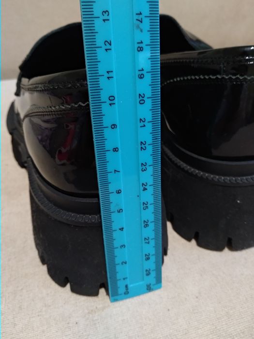 Жіночі лофери 38 р б/у