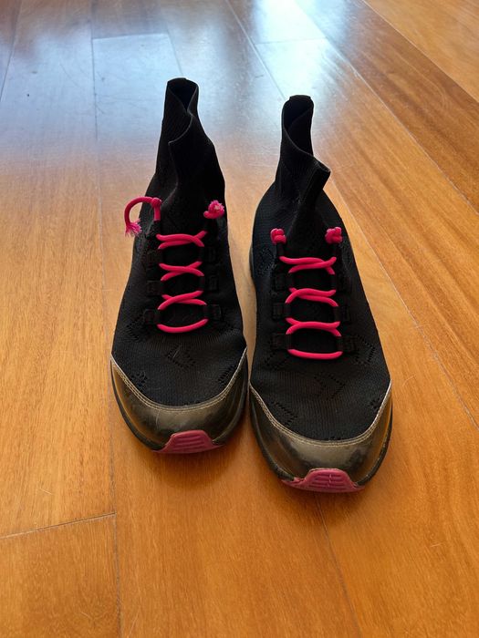 Tenis Desigual em preto