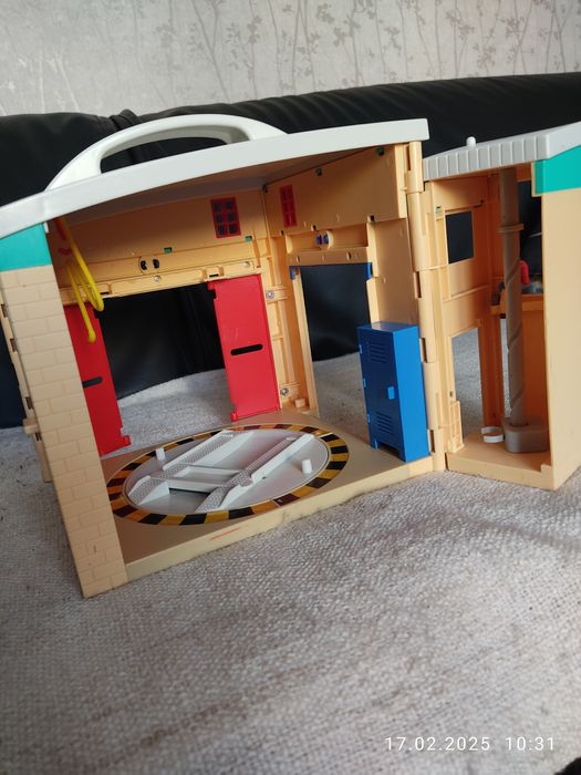 Ігрові гаражі для машинок