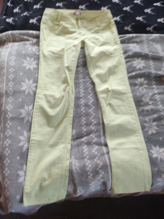 Piękne spodnie materiałowe M Cropp