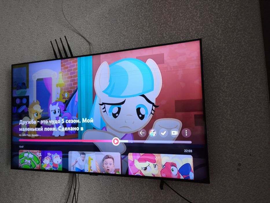 Продам телевізор Samsung Crystal UHD TU8000 під ремонт або на запчасти