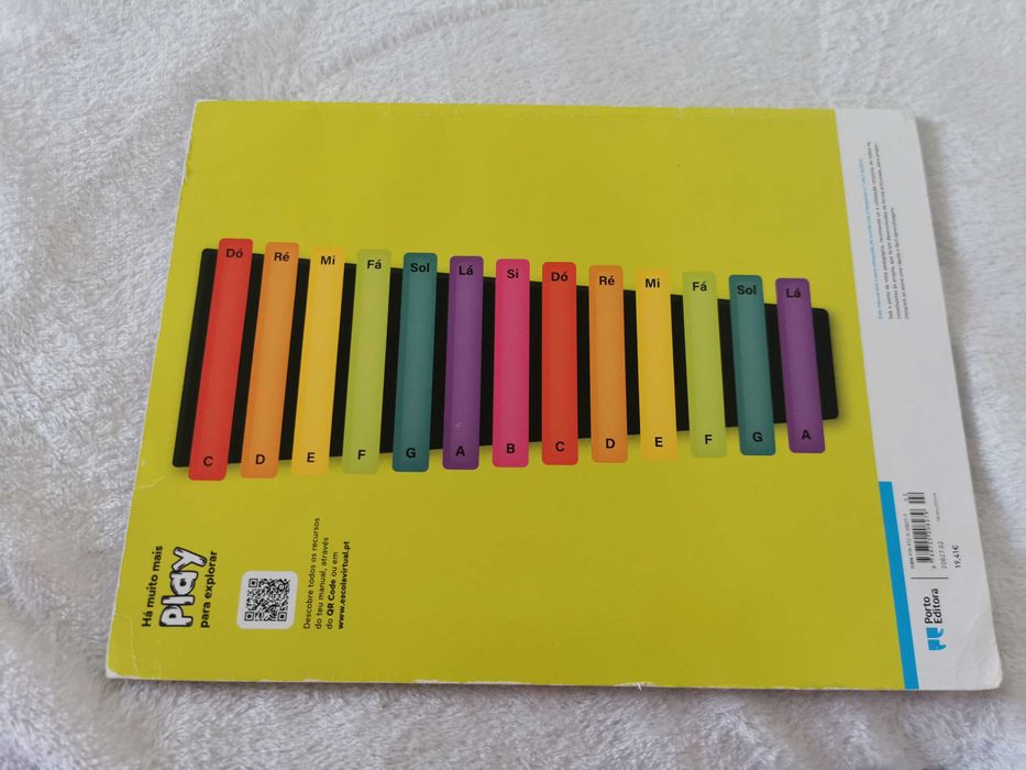 Manual de Musica(PLAY5°)com guia de instalação de flaute master 5°ano.