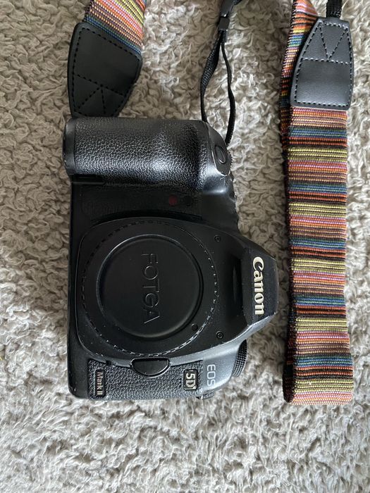 Дзеркальний фотоапарат Canon 5d mark II