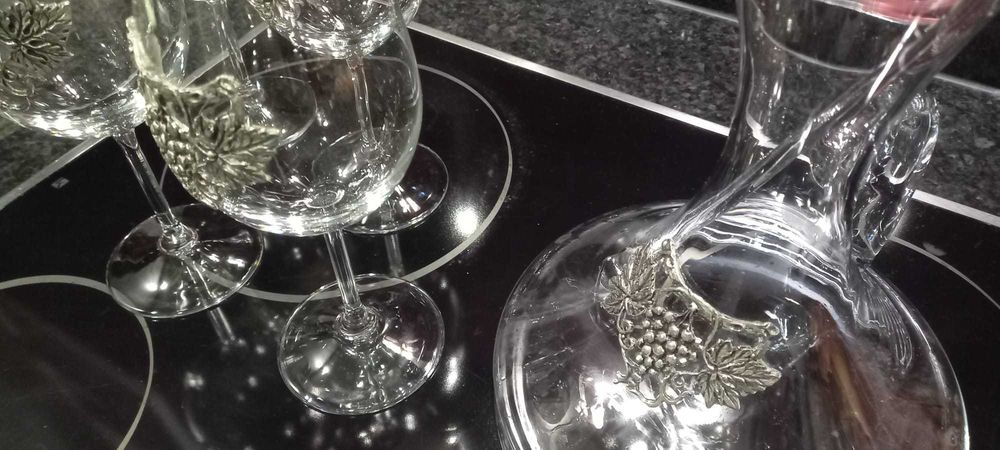 Conjunto de copos e decanter com estanho