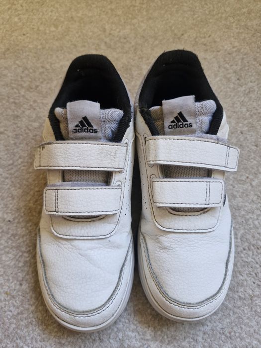 Дитячі кросівки Adidas. Розмір 32